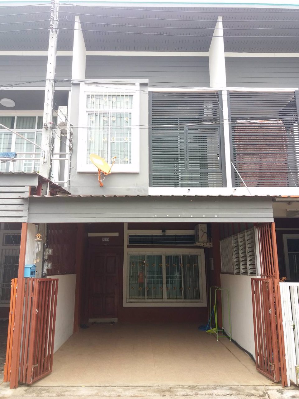 ขายทาวน์โฮม-2-ชั้น-พร้อมเฟอร์นิเจอร์