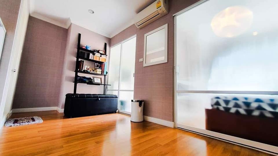 4359-ให้เช่าคอนโดลุมพินีเพลส-พระราม9-ห้องริม-วิวสระว่ายน้ำ