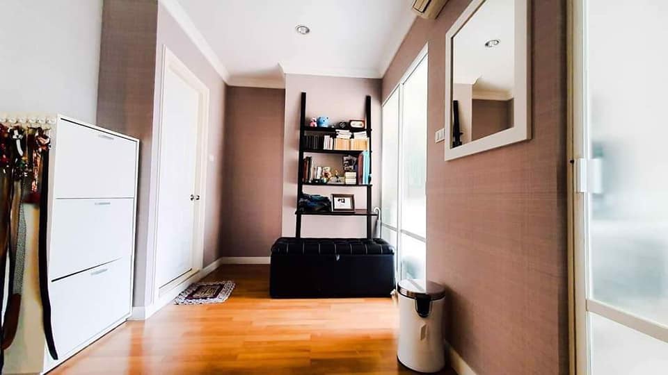 4359-ให้เช่าคอนโดลุมพินีเพลส-พระราม9-ห้องริม-วิวสระว่ายน้ำ