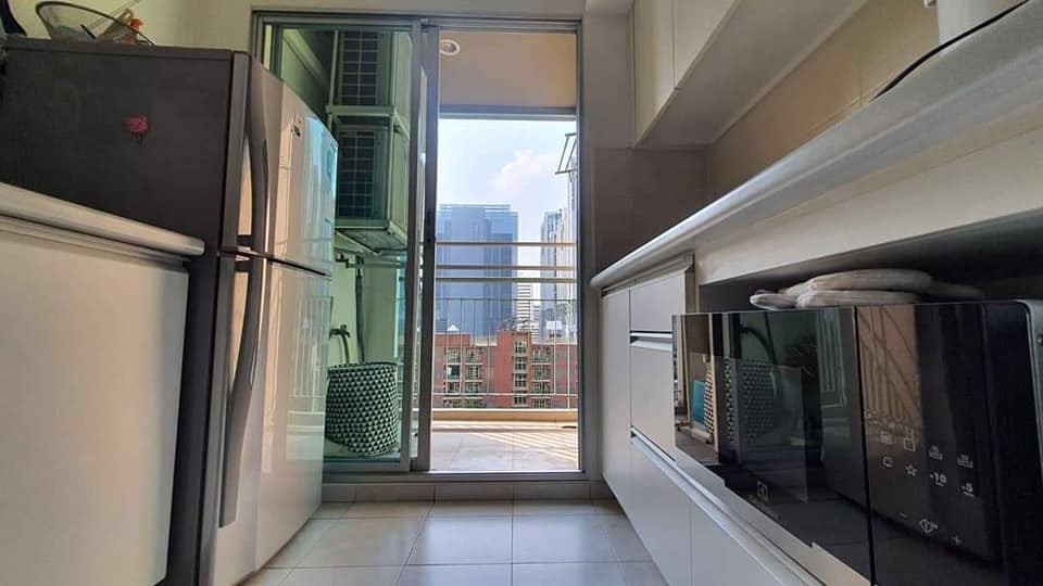 4359-ให้เช่าคอนโดลุมพินีเพลส-พระราม9-ห้องริม-วิวสระว่ายน้ำ