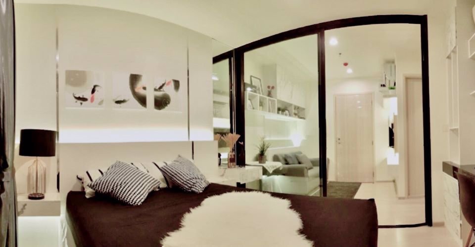 4499-ให้เช่า-life-asoke-วิวสระว่ายน้ำและสวนมักกะสันโล่งๆ