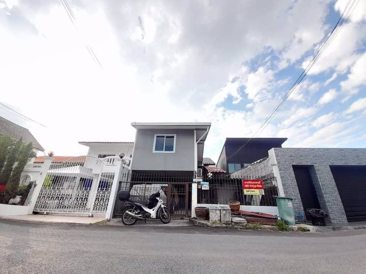 ขายทาวน์เฮ้าส์พร้อมที่ดิน-35-ตรว-หมู่บ้านปิ่นเจริญ3-ดอนเมือง-กรุงเทพฯ