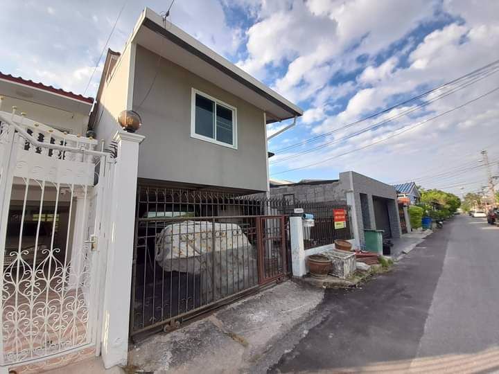 ขายทาวน์เฮ้าส์พร้อมที่ดิน-35-ตรว-หมู่บ้านปิ่นเจริญ3-ดอนเมือง-กรุงเทพฯ