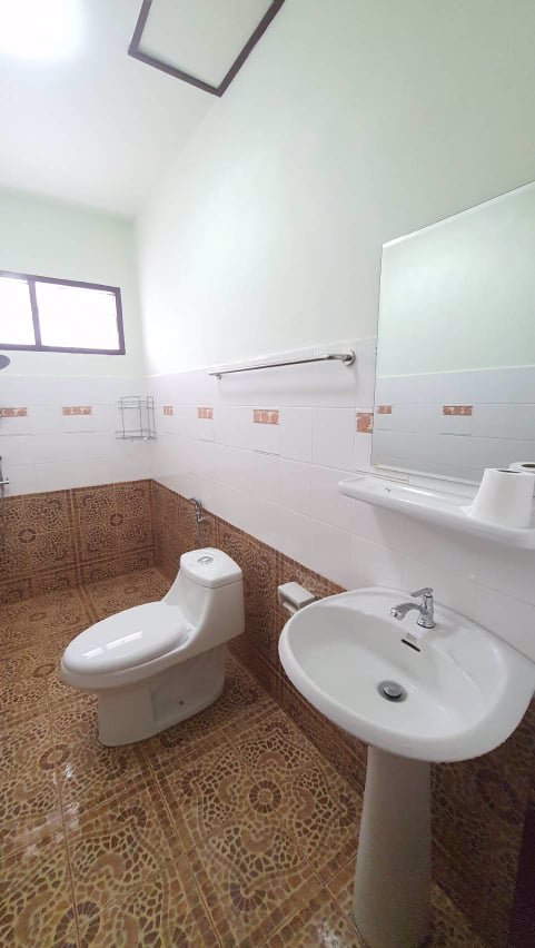 ขายบ้านเดี่ยว-253-ตรว-สันป่าตอง-3นอน3น้ำ-ราคาถูก-น่าอยู่-ที่กว้างมาก-เข้าออกสะดวก