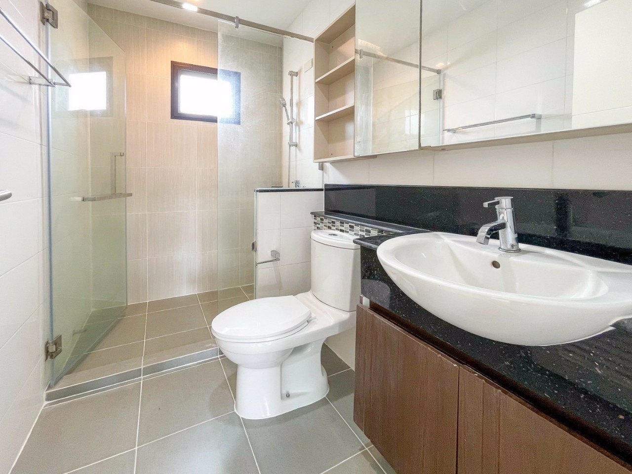 ขายบ้านเศรษฐสิริ-วัชรพล-ไซส์ใหญ่-ติดถนนสุขาภิบาล-5-ทำเลหน้าสำนักงานเขตสายไหม-เดินทางสะดวก