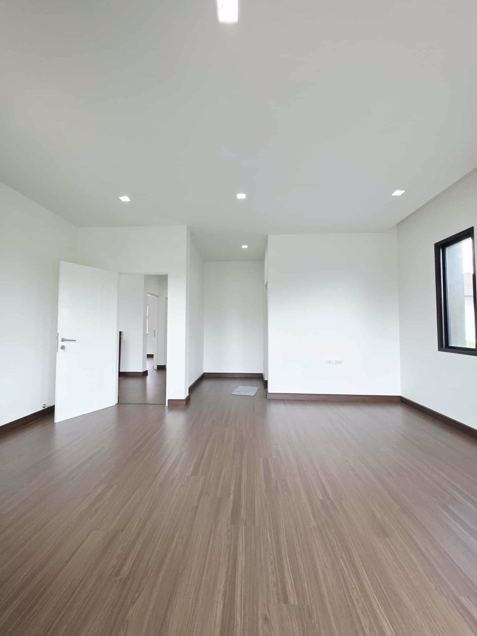 ขายบ้านเศรษฐสิริวัชรพล-ติดถนนเมนสุขาภิบาล5-หน้าสำนักงานเขตสายไหม