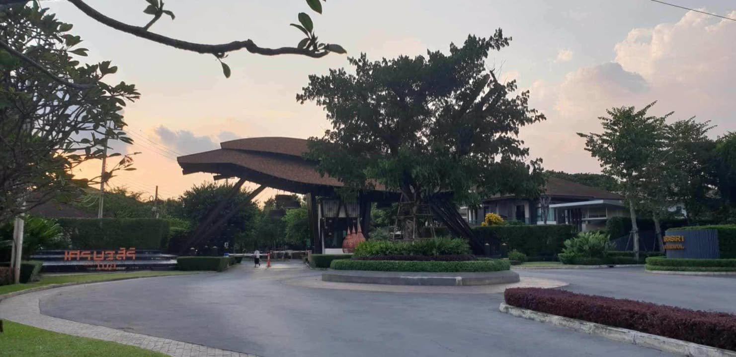 ขายบ้านเศรษฐสิริวัชรพล-ติดถนนเมนสุขาภิบาล5-หน้าสำนักงานเขตสายไหม