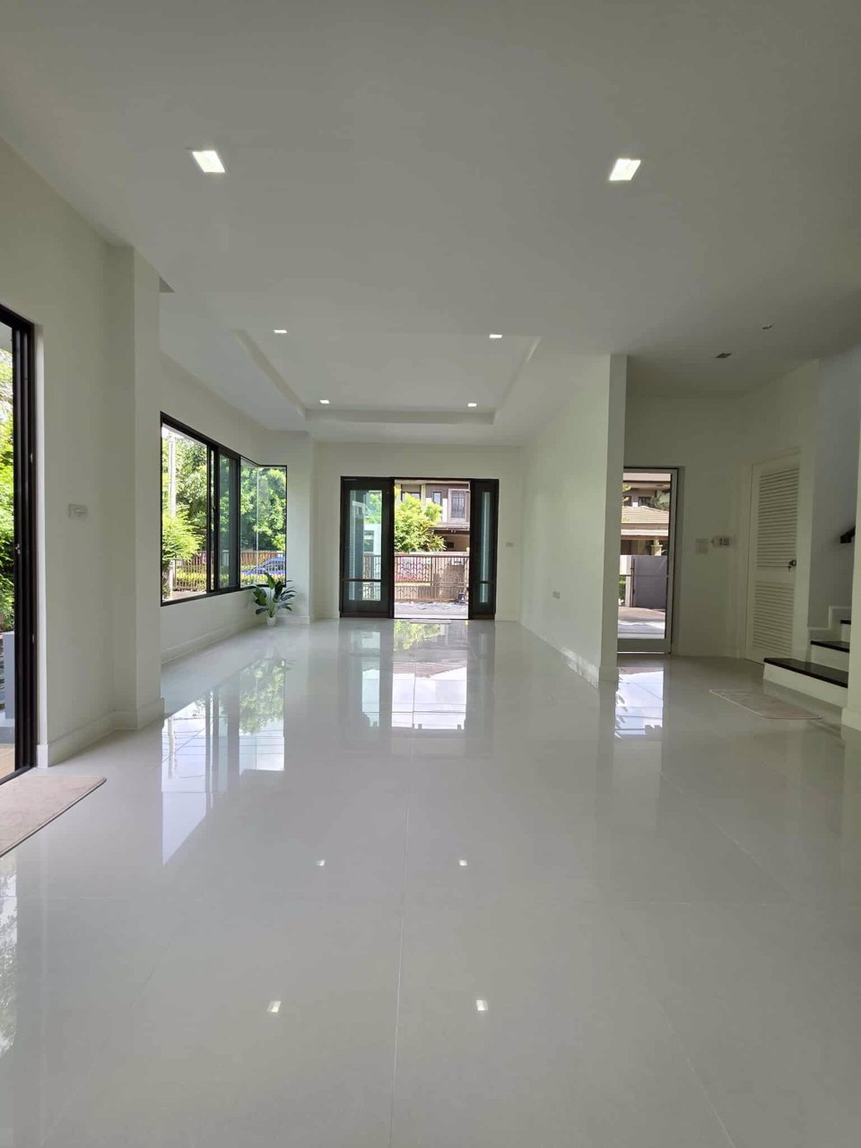 ขายบ้านเศรษฐสิริวัชรพล-ติดถนนเมนสุขาภิบาล5-หน้าสำนักงานเขตสายไหม