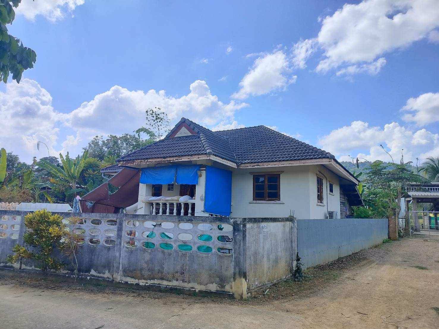 ขายบ้านพร้อมที่ดิน-เนื้อที่บริเวณรอบบ้าน-2งาน-05-ตรว