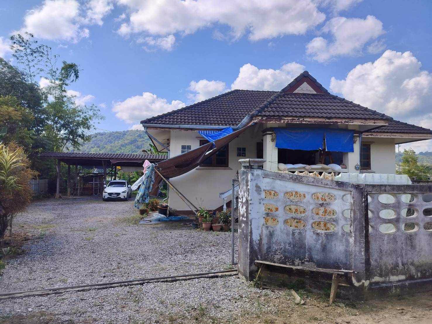 ขายบ้านพร้อมที่ดิน-เนื้อที่บริเวณรอบบ้าน-2งาน-05-ตรว