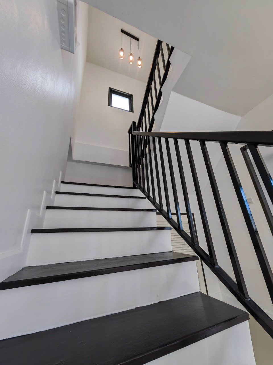 ขายบ้านเดี่ยว-2-ชั้น-หมู่บ้านลานทอง-ปากเกร็ด-บ้านสวย-ปรับปรุงใหม่ทั้งหลัง