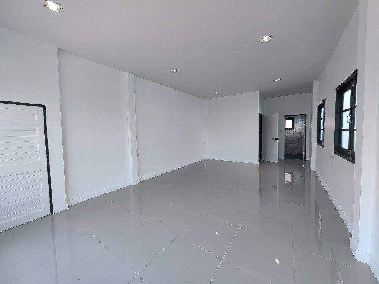 ขายบ้านเดี่ยว-2-ชั้น-หมู่บ้านลานทอง-ปากเกร็ด-บ้านสวย-ปรับปรุงใหม่ทั้งหลัง