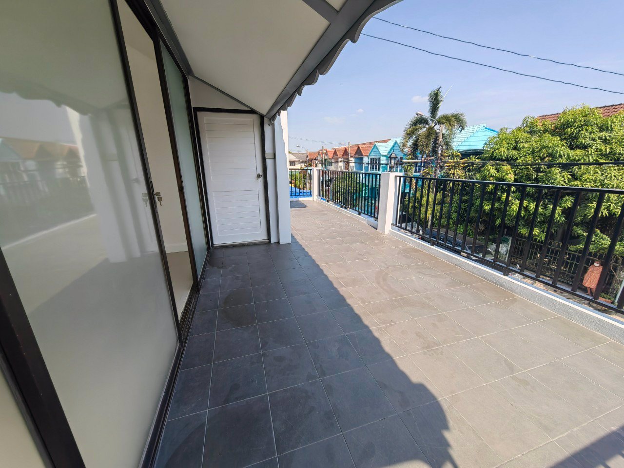 ขายบ้านเดี่ยว-2-ชั้น-หมู่บ้านลานทอง-ปากเกร็ด-บ้านสวย-ปรับปรุงใหม่ทั้งหลัง