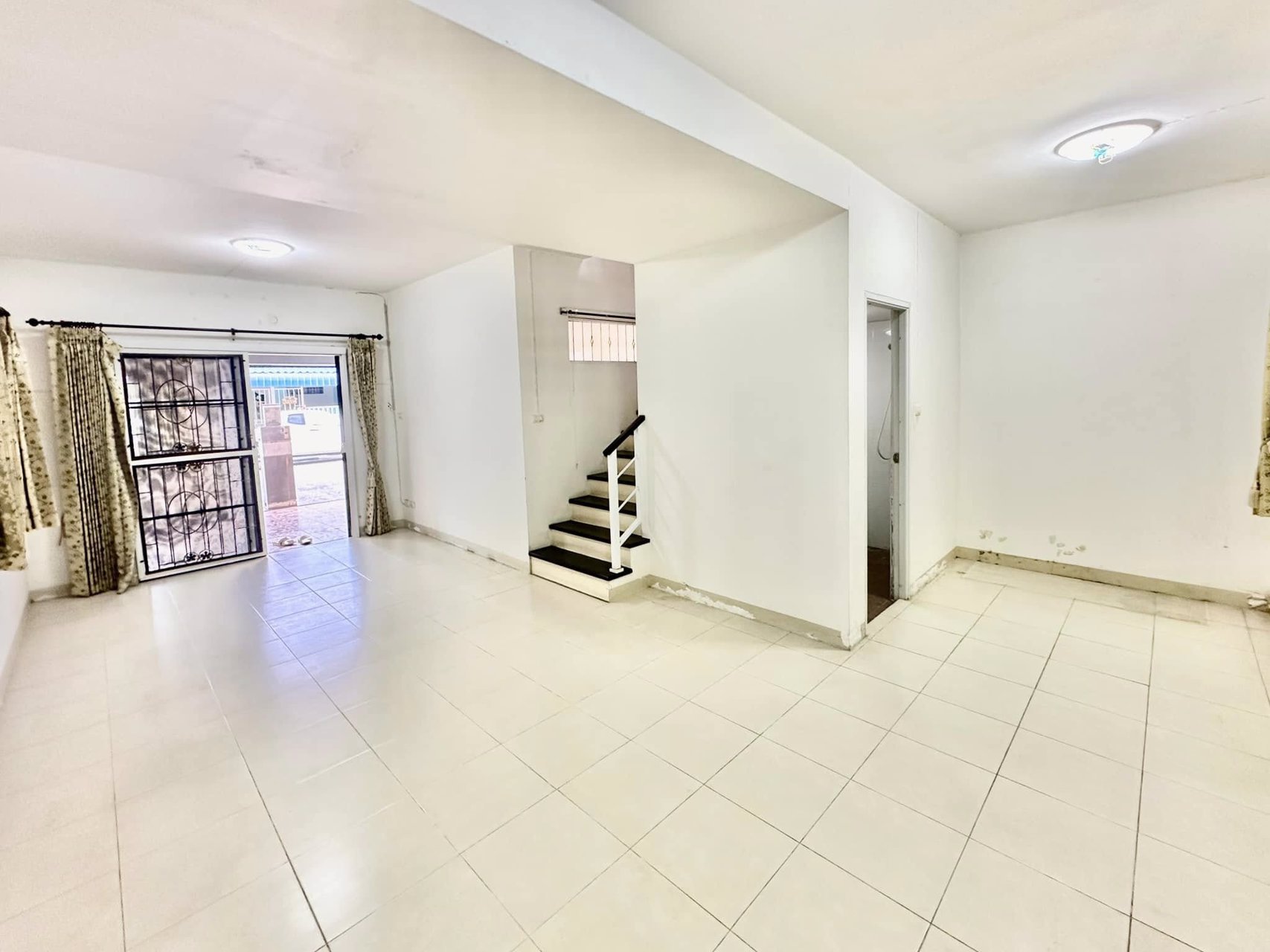 ขายถูก-หมู่บ้านพฤกษา-52-2-หลังริม-ถนนเมน