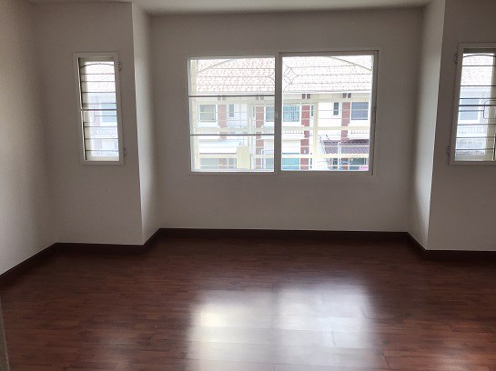 ทาวน์โฮม-3-ชั้น-บ้านสภาพใหม่-หมู่บ้านศุภาลัย-สวนหลวง-ประเวศ-ติด-ถนนเฉลิมพระเกียรติ-ร9