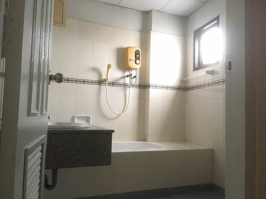 ขายคอนโด-ภาวนาพาวิลเลี่ยน-คอนโดอยู่สบาย-ติดถนนลาดพร้าววังหิน-เดินทางสะดวก