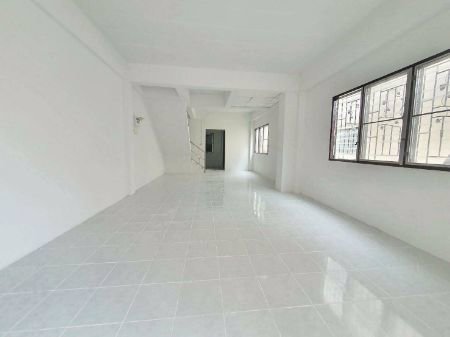 ขาย-ทาวน์โฮม-อีสเทิร์นแลนด์-แอนด์-เฮ้าส์3-ขนาด-18-ตรว-พื้นที่-80-ตรม