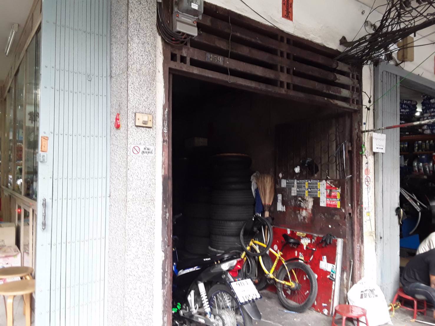 ขายตึกแถวสองชั้น-112-ตารางวา-วงเวียน22-ถนนสันติภาพ-ทำเลดีย่านค้าขาย