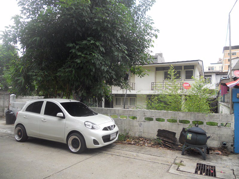 ขายที่ดินในซอยรามคำแหง-48-ใกล้เดอะมอลล์บางกะปิ-รถไฟฟ้า-2-สายผ่าน