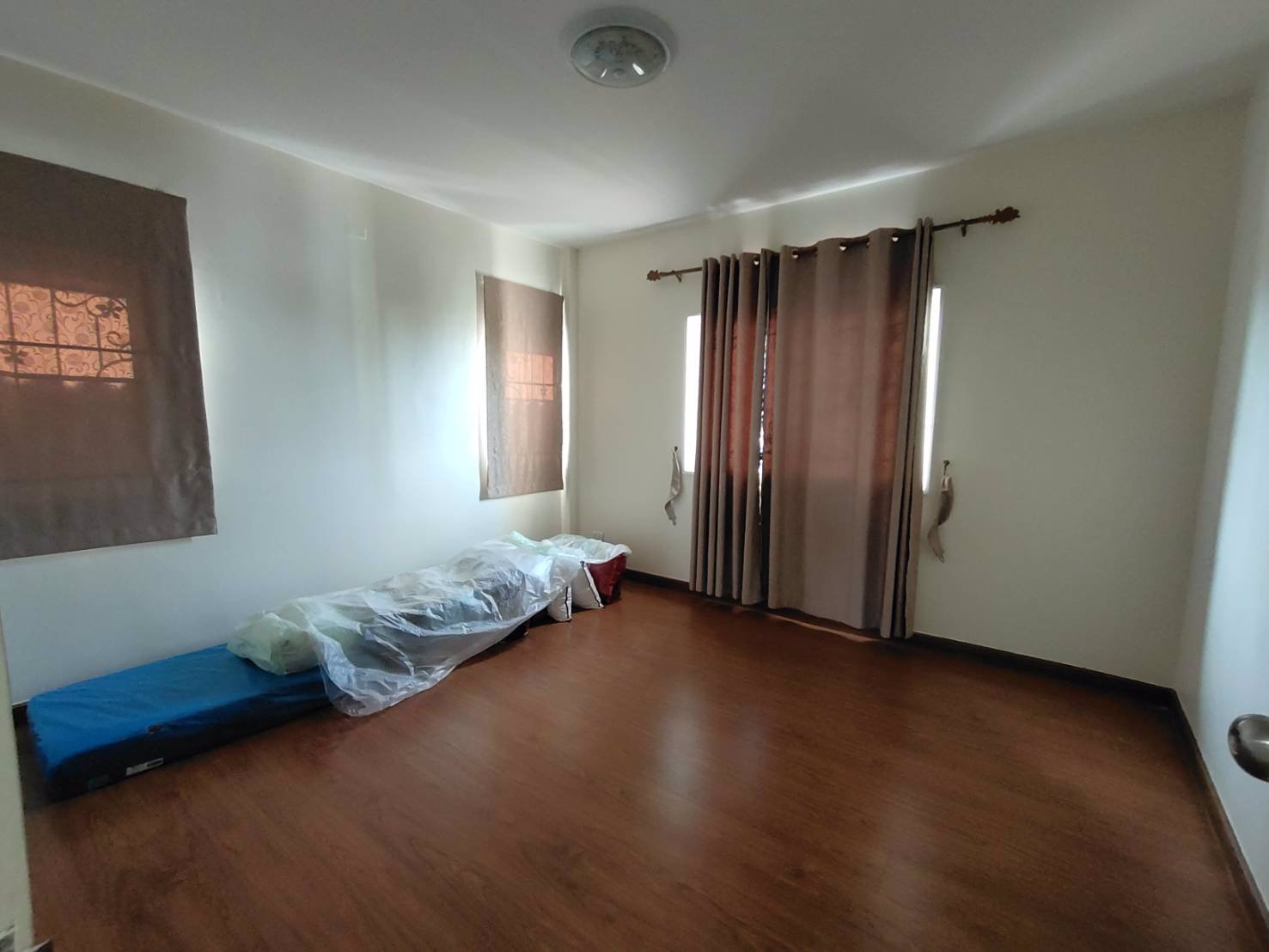 ขายบ้านแฝด-2-ชั้น-หมู่บ้านคุณาสิริ-2-บางบัวทอง-หลังมุม