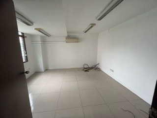 ขายด่วนอาคารพาณิชย์-2คูหา-ทำเลติดตลาดสดเทศบาลวารินฯอุบล