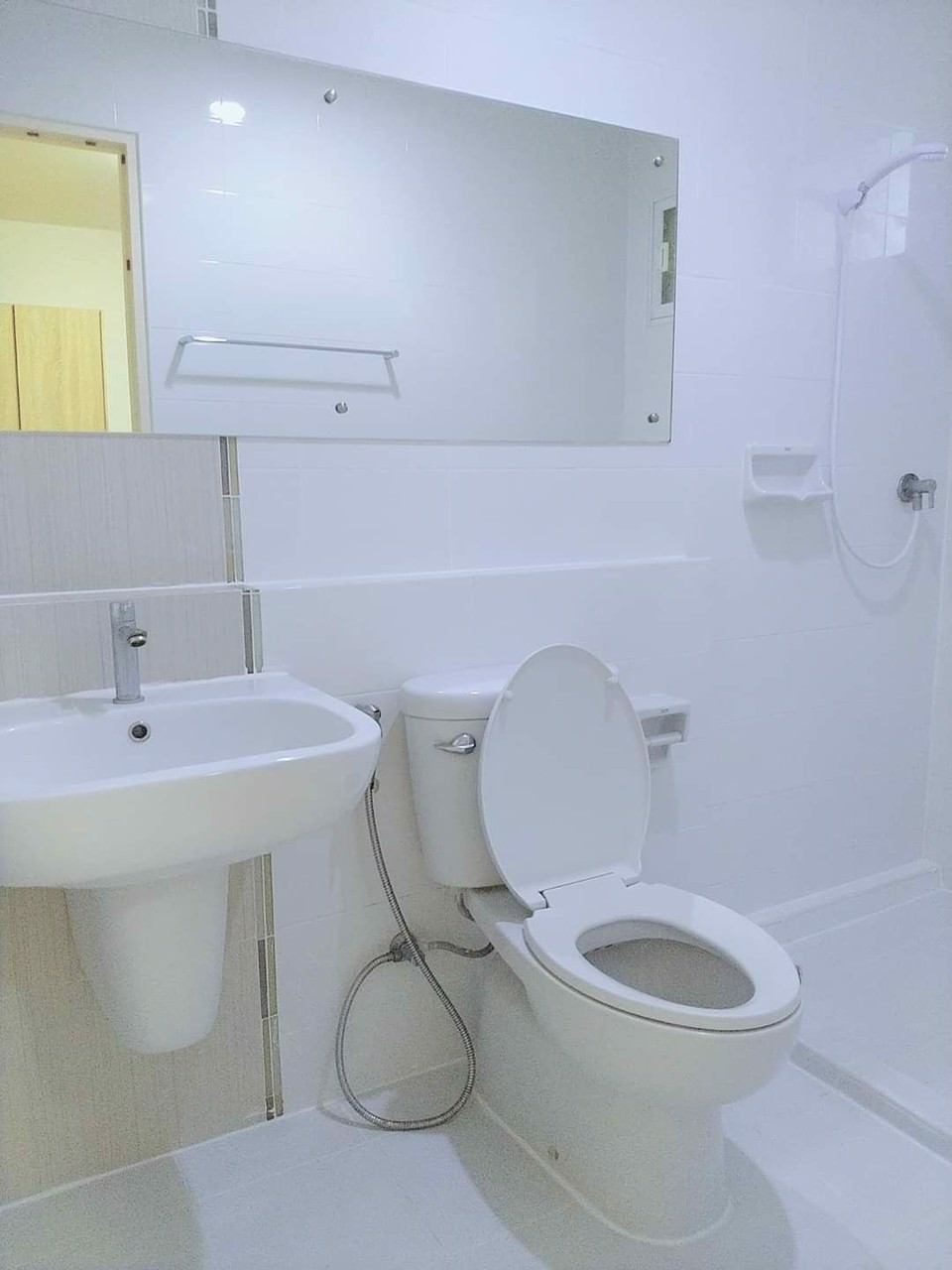 ให้เช่าทาวเฮ้าส์-มบอินดี้บางนา-ซอยเอแบคบางนา-พร้อมเฟอร์-10000-บาท-เดือน