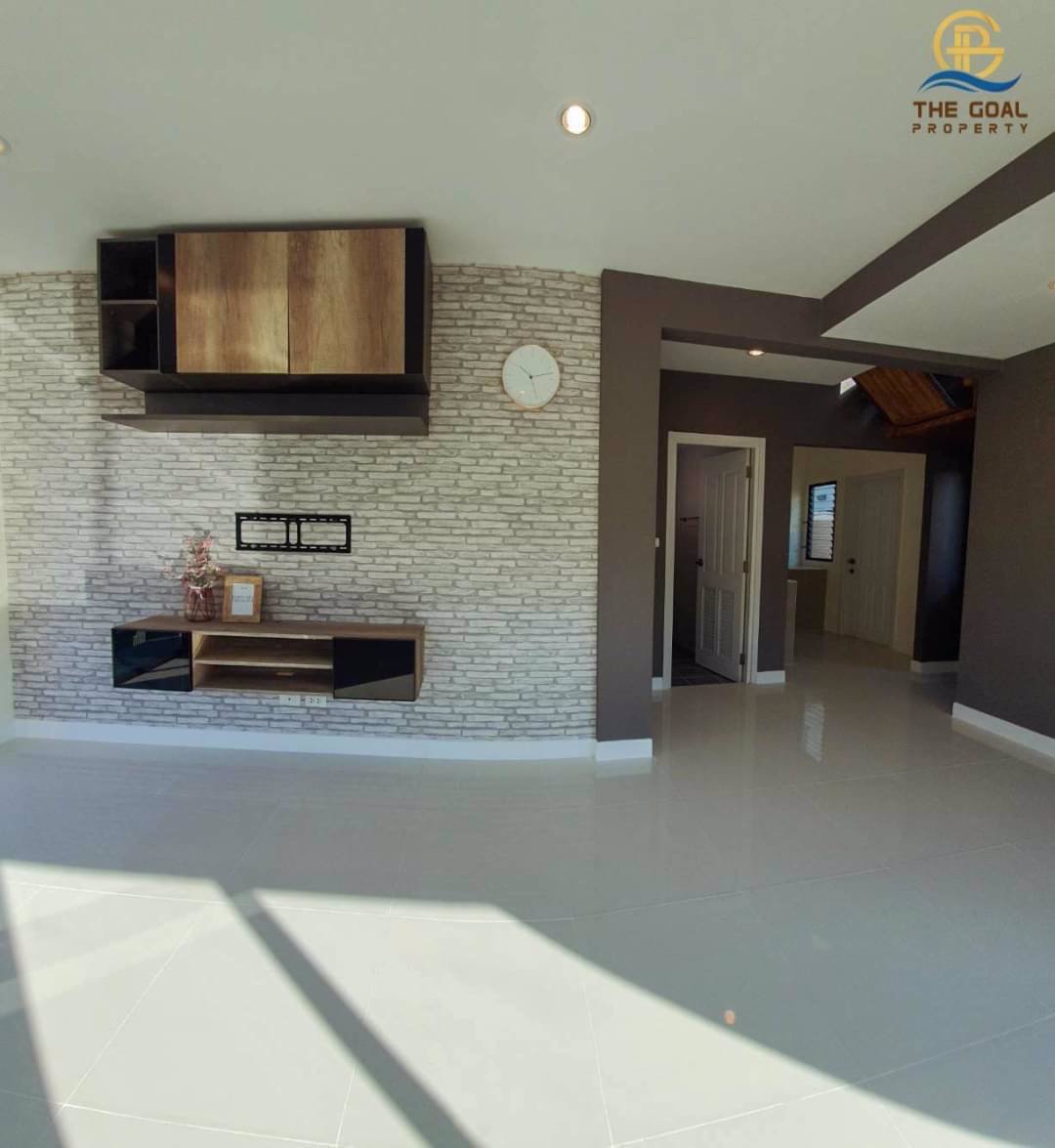 บ้านแฝดหลังมุมริมถนนสายเมน-ยังรอเจ้าของใหม่อยู่นะจ๊ะ-