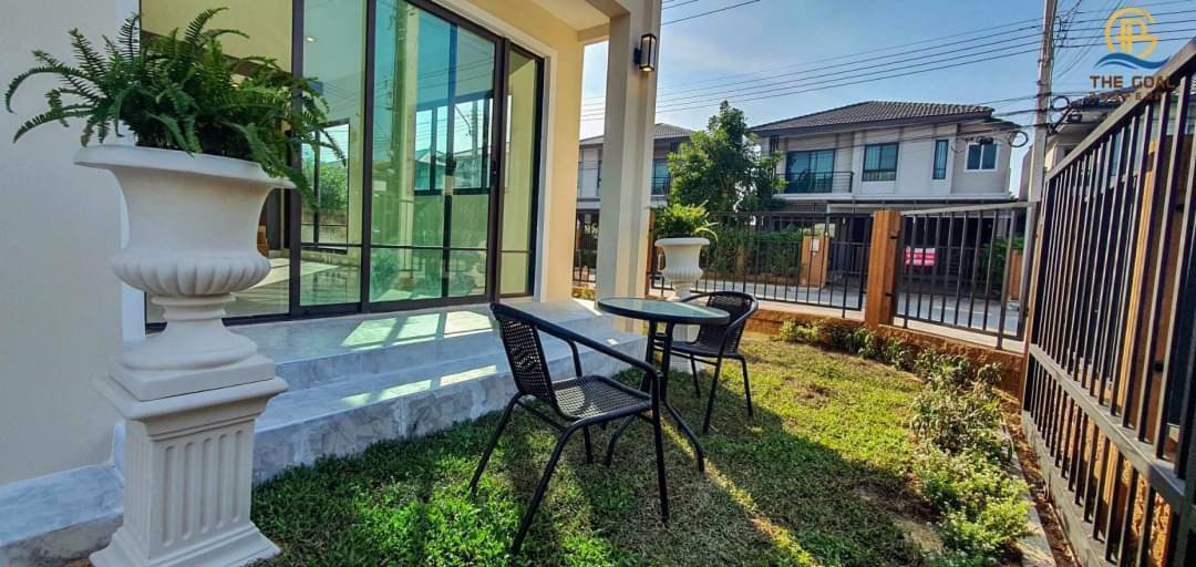 บ้านแฝดหลังมุมริมถนนสายเมน-ยังรอเจ้าของใหม่อยู่นะจ๊ะ-