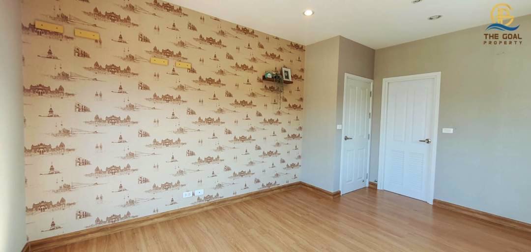 บ้านแฝดหลังมุมริมถนนสายเมน-ยังรอเจ้าของใหม่อยู่นะจ๊ะ-