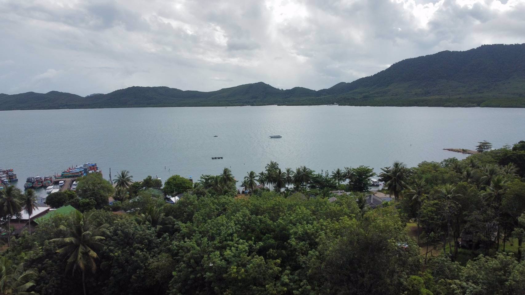 ด่วน-ขายที่ดินซีวิว-ด้านหลังติดสันติญาเกาะยาวใหญ่-รีสอร์ทแอนด์สปา