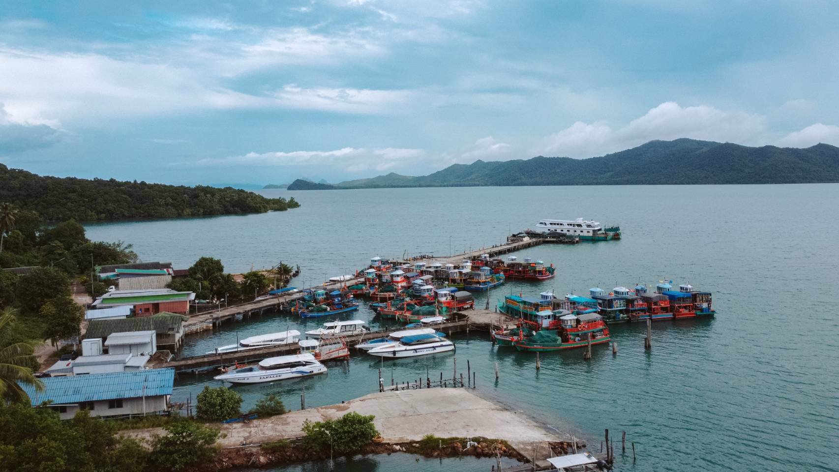 ด่วน-ขายที่ดินซีวิว-ด้านหลังติดสันติญาเกาะยาวใหญ่-รีสอร์ทแอนด์สปา