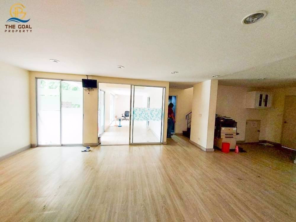 บ้านเดี่ยวพื้นที่เยอะ-จอดรถได้ถึง-10-คัน-เหมาะทำเป็นโฮมออฟฟิศ