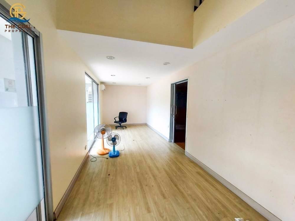 บ้านเดี่ยวพื้นที่เยอะ-จอดรถได้ถึง-10-คัน-เหมาะทำเป็นโฮมออฟฟิศ