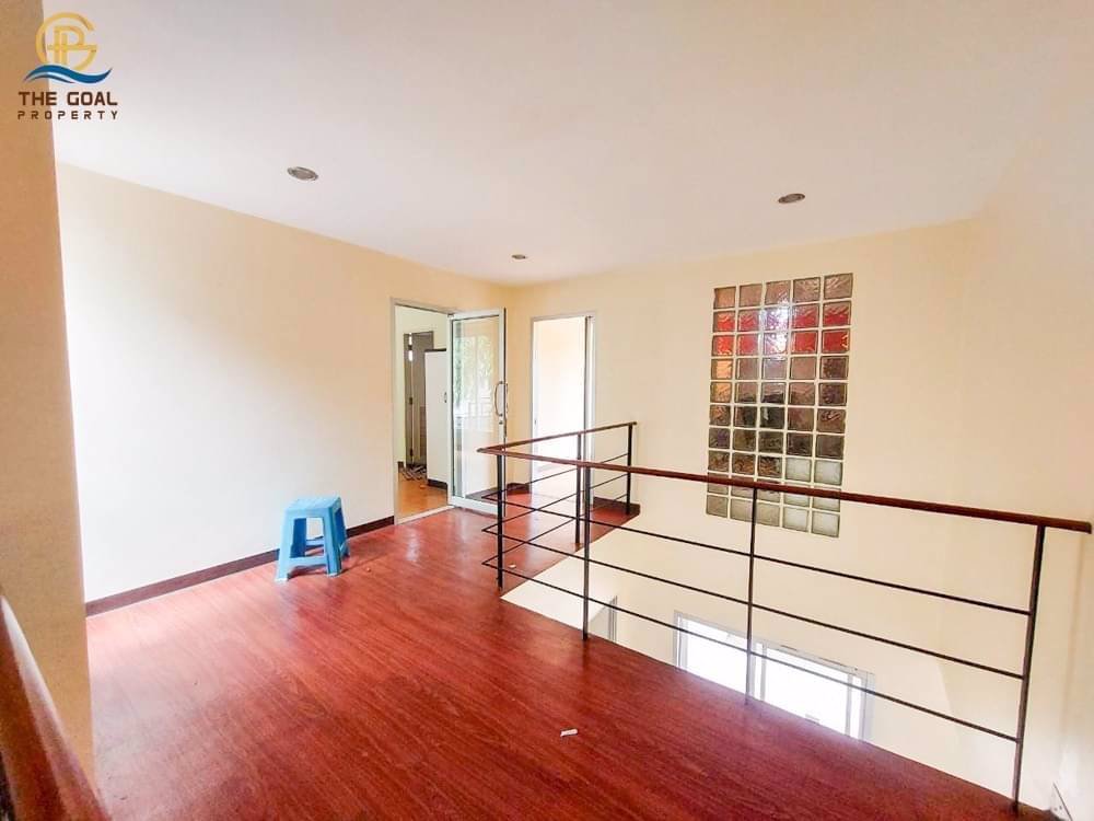 บ้านเดี่ยวพื้นที่เยอะ-จอดรถได้ถึง-10-คัน-เหมาะทำเป็นโฮมออฟฟิศ