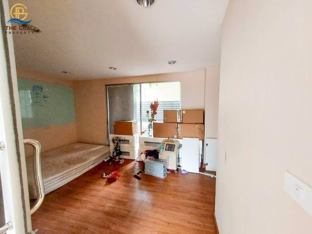 บ้านเดี่ยวพื้นที่เยอะ-จอดรถได้ถึง-10-คัน-เหมาะทำเป็นโฮมออฟฟิศ