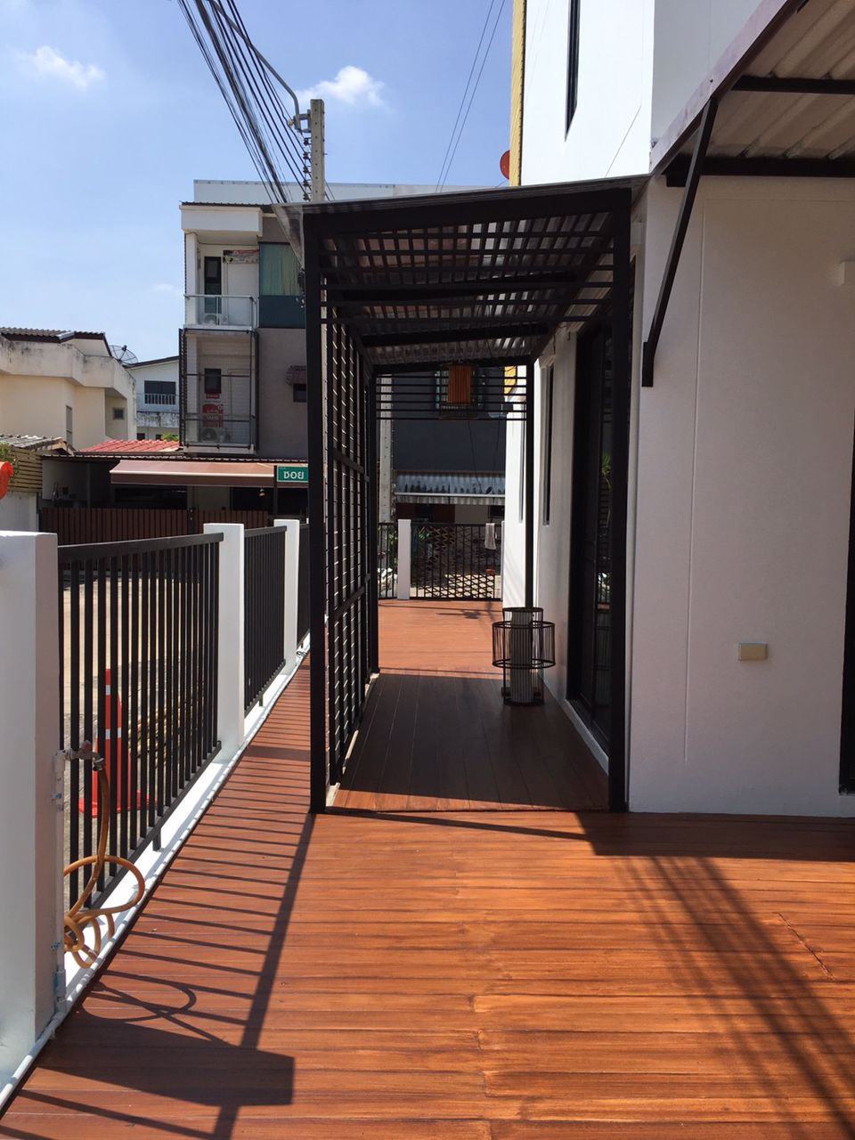 ให้เช่าทาวน์โฮม-3-ชั้น-หมู่บ้านสารินวิช-สุขุมวิท-107-ต่อเติมแล้วพร้อมอยู่