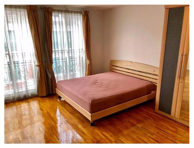 rsh195-ให้เช่าทาวน์เฮ้าส์-45-ชั้น-40-ตรว-4-ห้องนอน-บ้านกลางกรุง-ทองหล่อ-เฟอร์ครบ