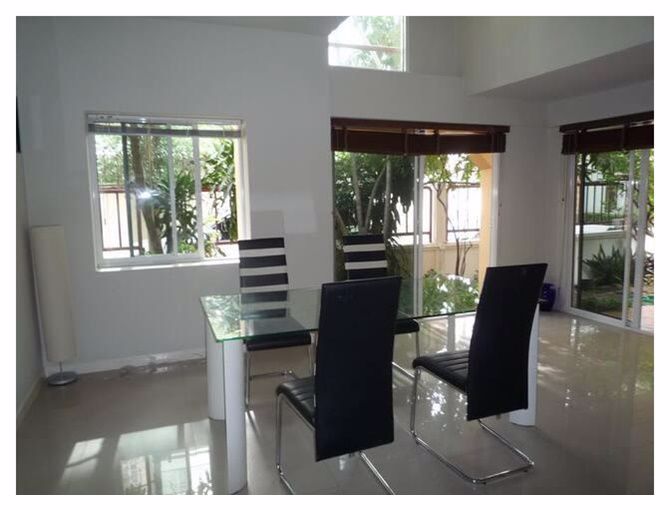 rsh194-ให้เช่าบ้านเดี่ยว-4-ชั้น-หลังมุม-40-ตรว-4-นอน-สุขุมวิท-31-รีโนเวทใหม่ทั้งหลัง