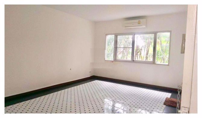 ให้เช่าทาวน์โฮม-3-ชั้น-18-ตารางวา-4-ห้องนอน-ซอยลาดพร้าว-84-เหมาะอยู่อาศัยหรือทำออฟฟิศ