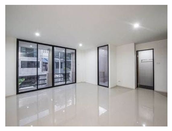 ให้เช่าทาวน์-โฮม-3-ชั้น-329-ตารางวา-4-ห้องนอน-ซอยลาดพร้าว-41-ย่านลาดพร้าว-รีโนเวทใหม่-35000