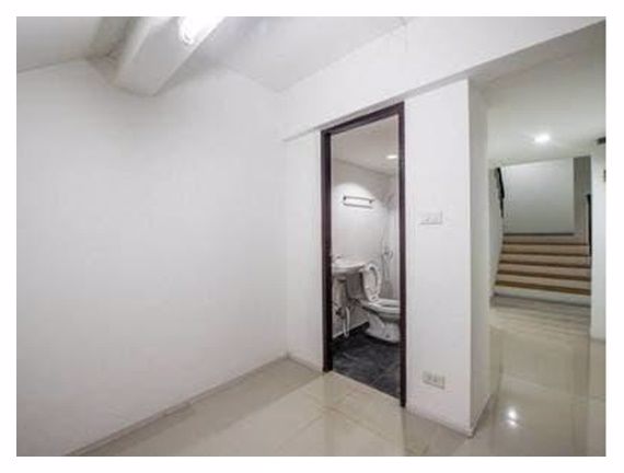 ให้เช่าทาวน์-โฮม-3-ชั้น-329-ตารางวา-4-ห้องนอน-ซอยลาดพร้าว-41-ย่านลาดพร้าว-รีโนเวทใหม่-35000