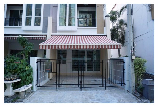 ให้เช่าทาวน์โฮม-3-ชั้น-หลังมุม-167-ตารางเมตร-3-ห้องนอน-สาทร-ตากสิน-2-ใกล้btsวุฒากาศ-30000-บาท