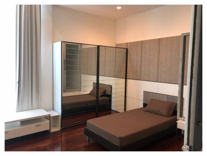 ให้เช่าทาวน์โฮม-3-ชั้น-51-ตารางวา-4-ห้องนอน-เดอะแลนด์มาร์ค-เรสซิเดนซ์-พร้อมเฟอร์นิเจอร์-ใกล้