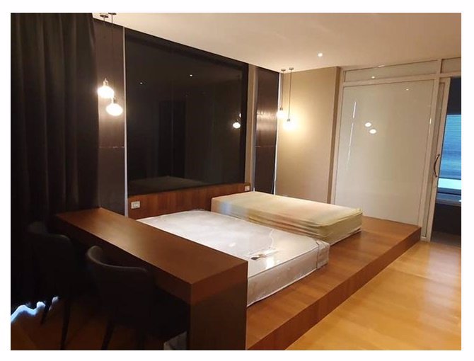 ให้เช่าบ้านเดี่ยว-3-ชั้น-3-ห้องนอน-76-ตารางวา-หมู่บ้านเนอวานา-บียอนด์-ไลท์-พระราม-9-เฟอร์ครบพ