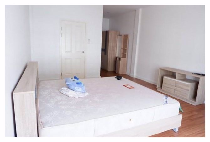 ขายทาวน์โฮม3ชั้น-18-ตรว-3-ห้องนอน-หมู่บ้านนลินอเวนิว3-รามคำแหง-3500000-บาท