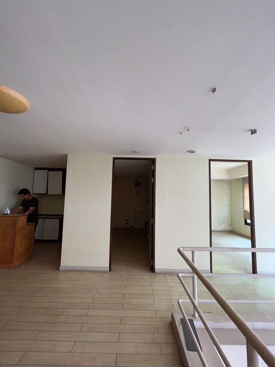 ขายอาคารพาณิชย์สี่ชั้นบนทำเลแห่งการค้าขาย-3-คูหาทะลุถึงกัน