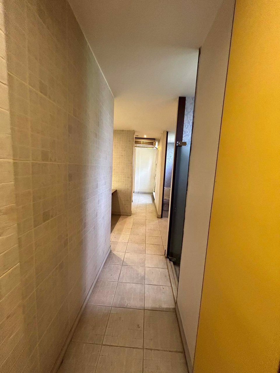 ขายอาคารพาณิชย์สี่ชั้นบนทำเลแห่งการค้าขาย-3-คูหาทะลุถึงกัน