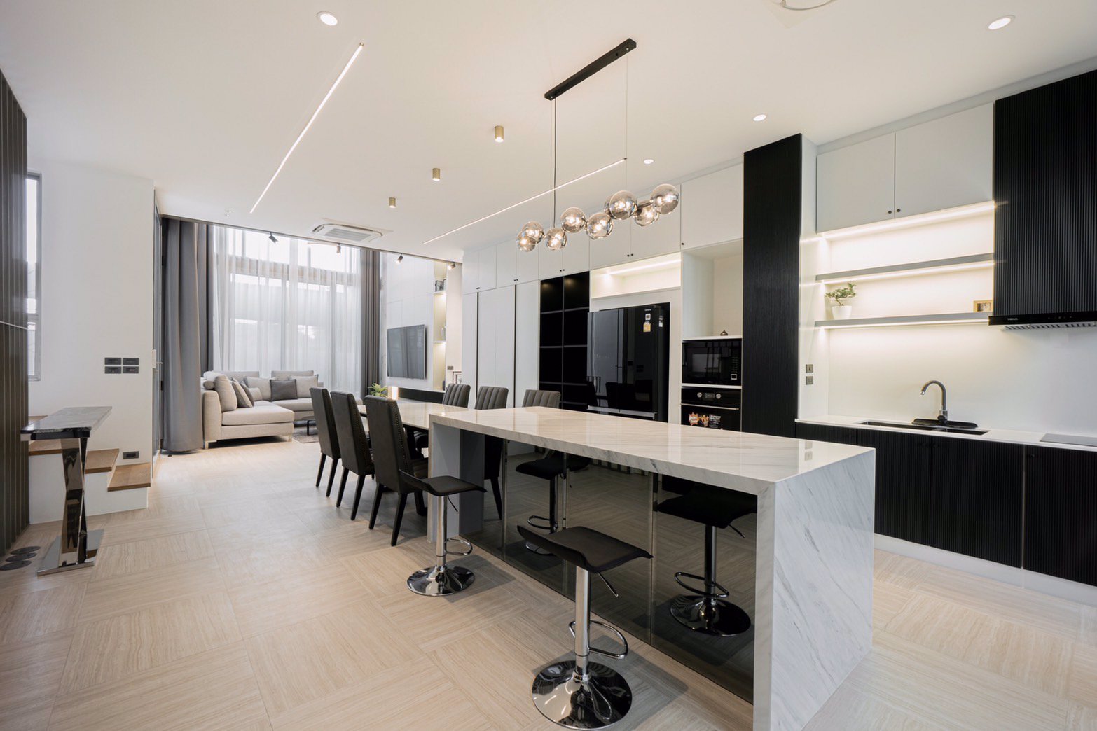 ขายทาวน์โฮมหรู-4-ชั้น-ลักซ์-35-รัชดา-ลาดพร้าว