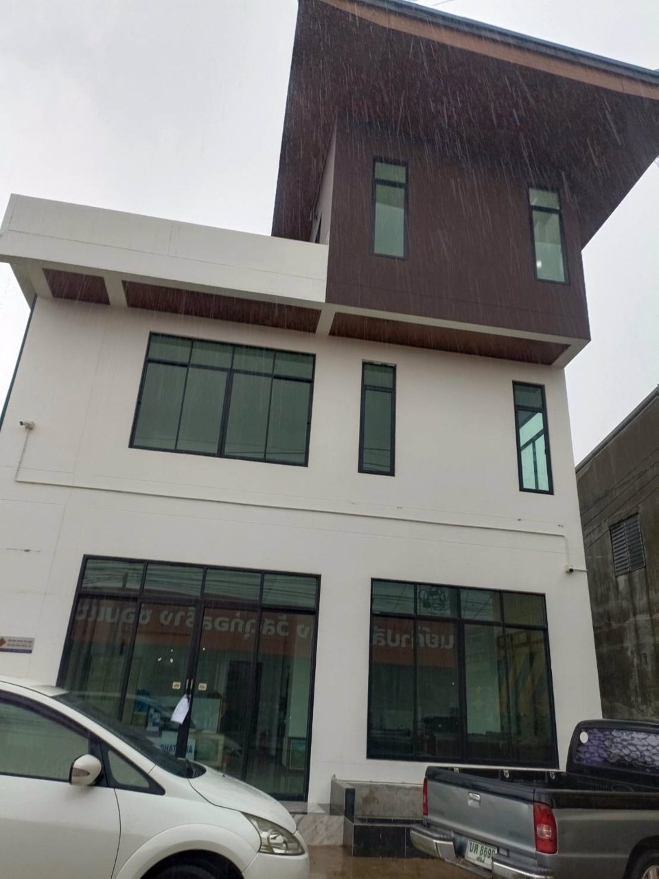 ขายโฮมออฟฟิศ-ขนาด-3-คูหา-3-ชั้น