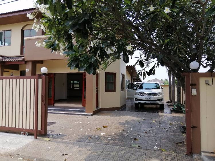 house-for-sale-175sqw-near -market-near-hospital